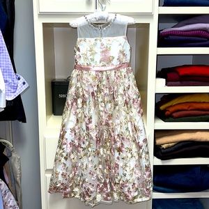 Chantilly Place girls ankle length dress. Size 5. Approx. 34 inches.